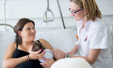 Reconversion infirmière : Devenir professionnel de l’allaitement